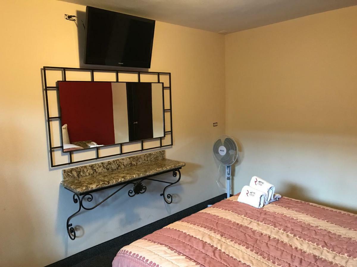 Motel El Refugio Tijuana Zewnętrze zdjęcie